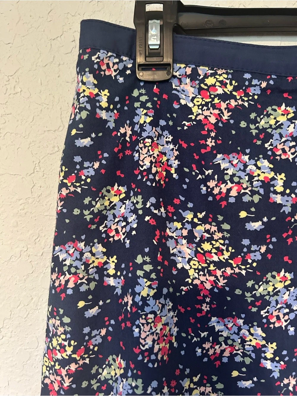 Boden Navy Blue Ditzy Floral Pencil Skirt Size 8 - Picture 3 of 8